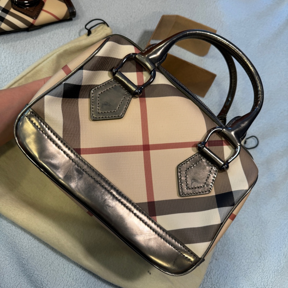 Burberry Beige/Metallic Nova Check PVC Chester Boston Bag used
